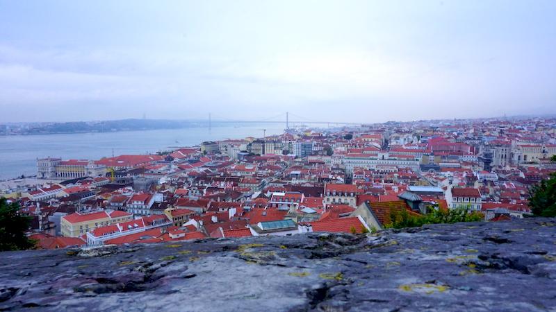 Ein Blick auf die Innenstadt von Lissabon in Portugal